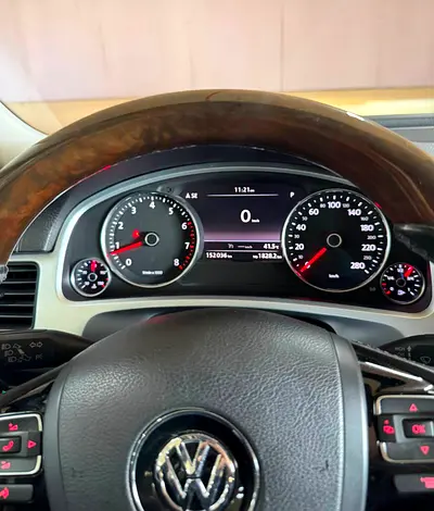 8AED19,000premiumVolkswagenTouaregHighlineSuper  Volkswagen Touareg 2013 Super  Low Mileage ....