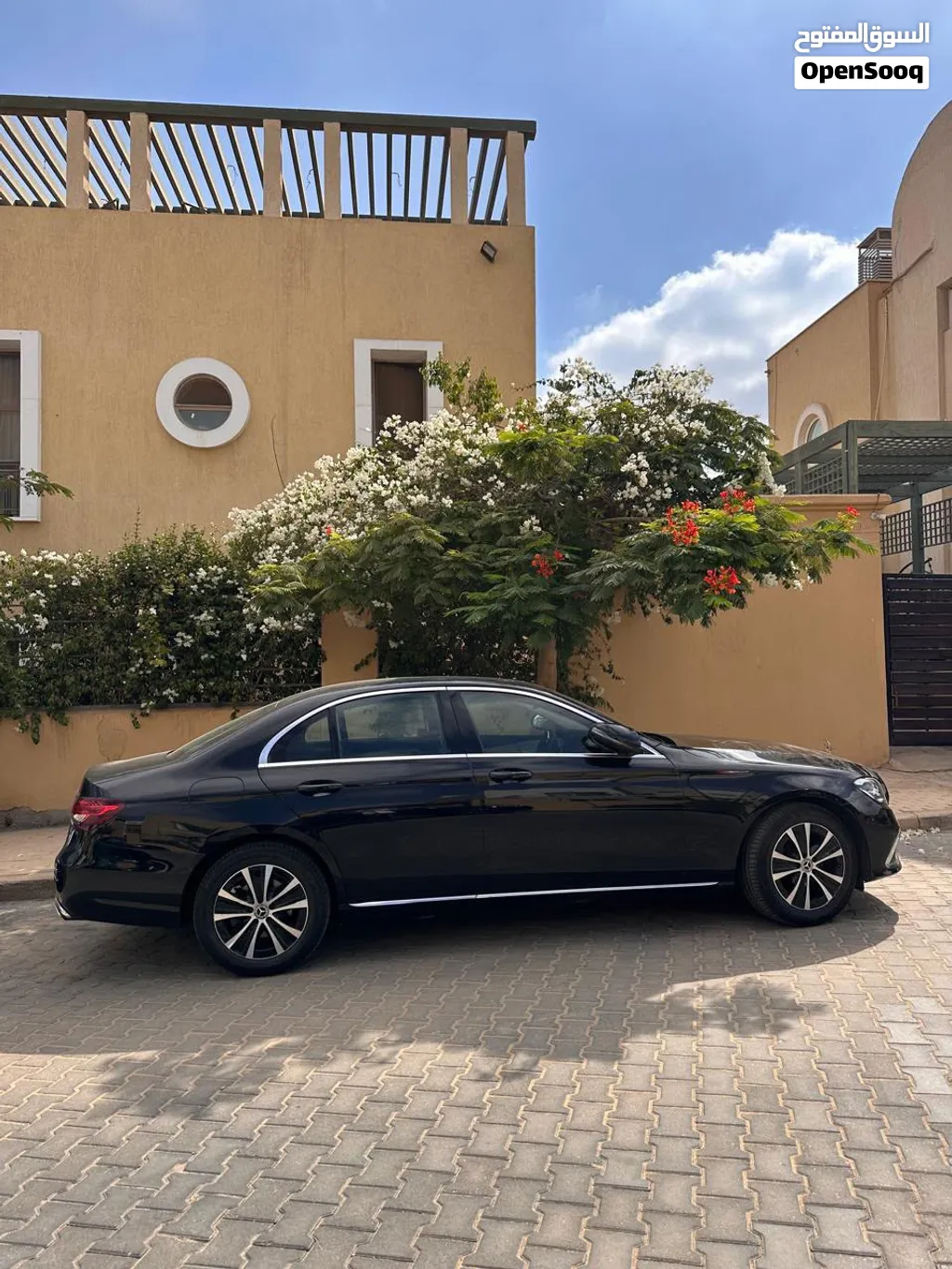 Mercedes- Benz E200 Avantgarde-factory Condition
