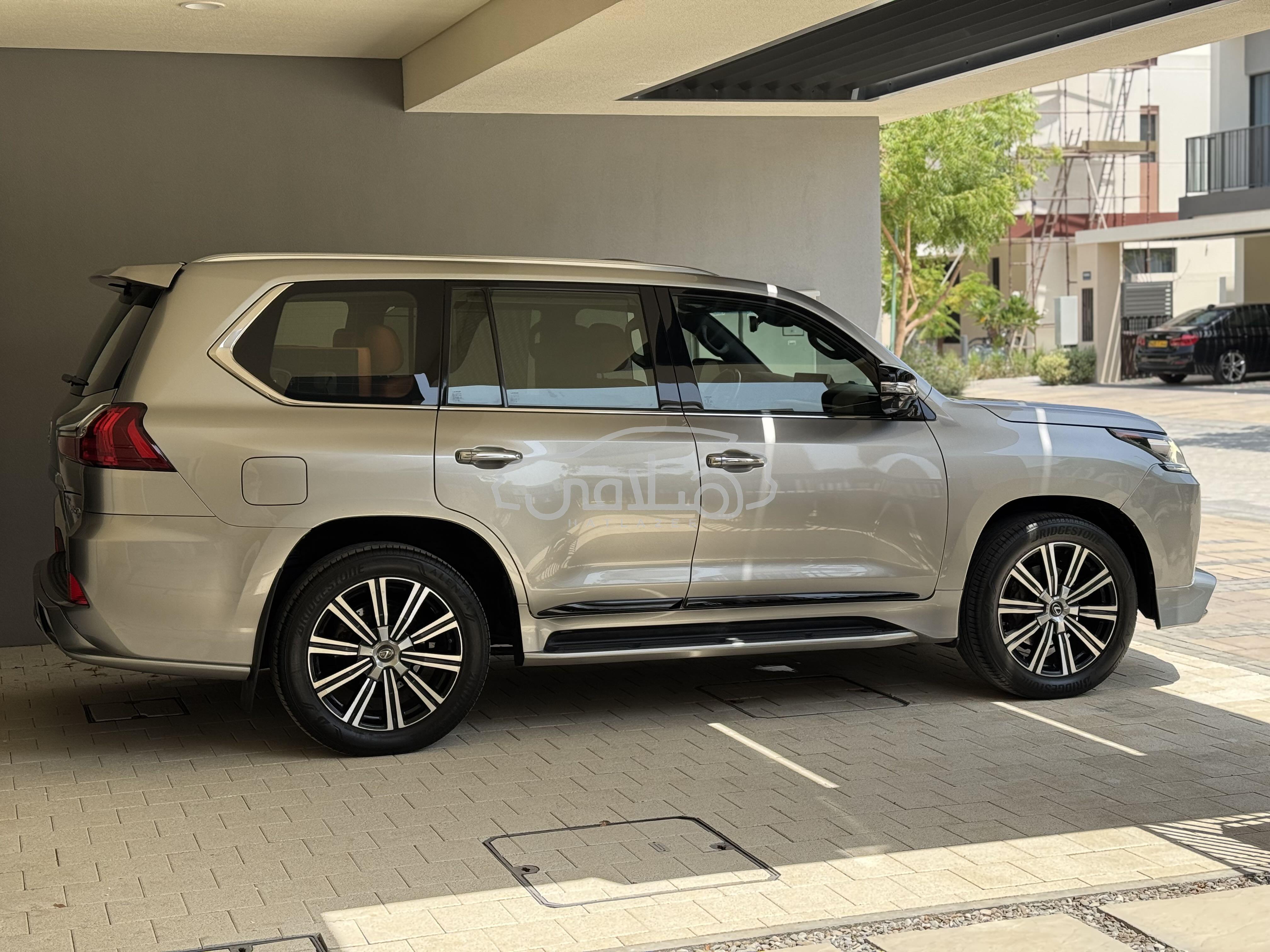 لكزس LX 570 2019 للبيع الموالح