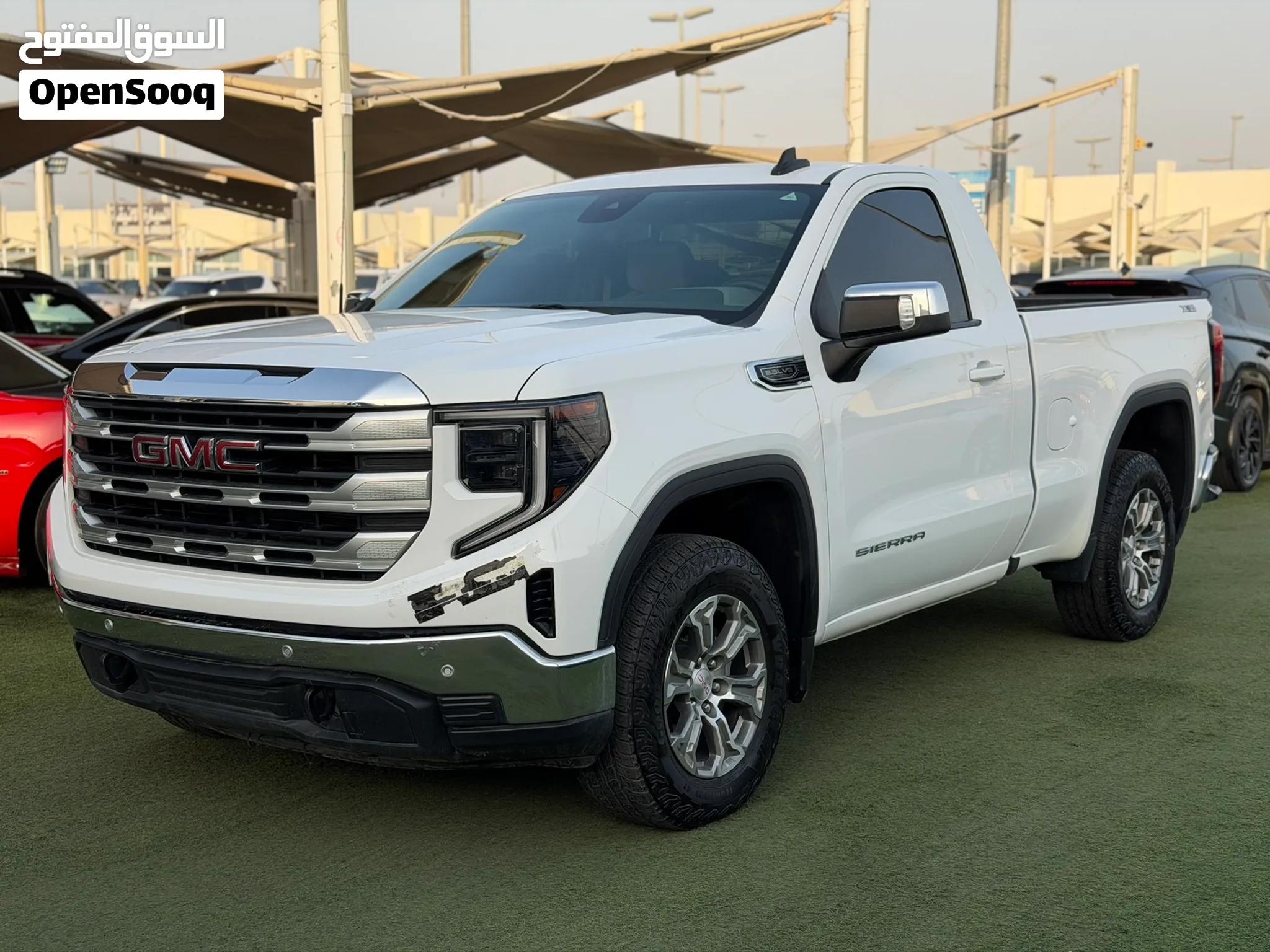 GMC Sierra -SLE -2025 -GCC-FREE ACCIDENT-ORIGINAL PAINT-SERVICE AGENCY-UNDER WARRANTY