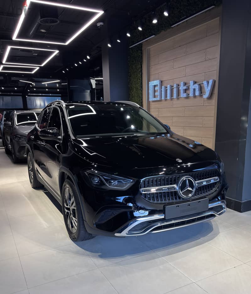 Mercedes-Benz GLA 180 بمقدم 50% وتقسيط ب 0 % فائده لمده سنه