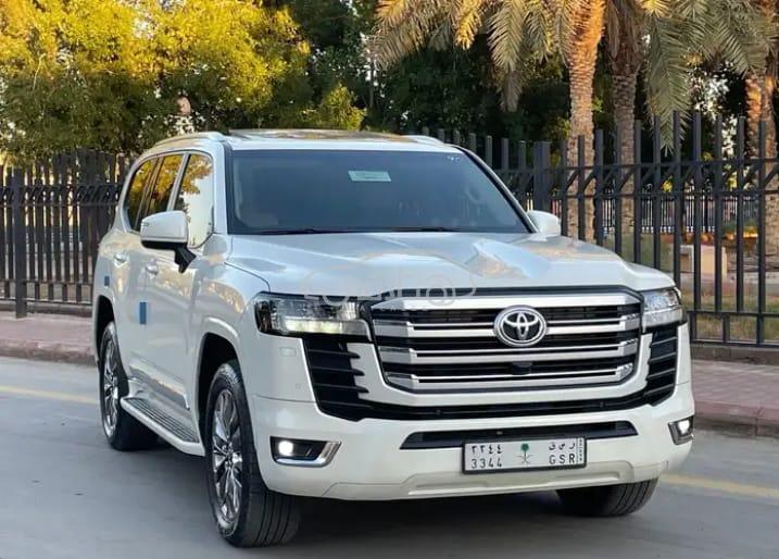 تويوتا لاند كروزر 2023 للبيع جدة