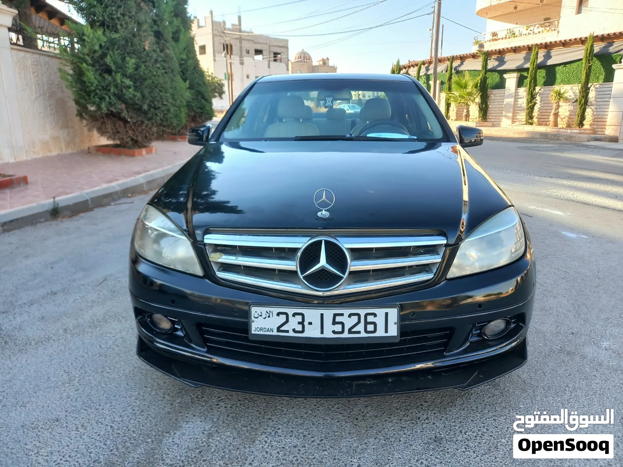 مرسيديس c180 لون اسود ملوكي فحص 3جيد بسعر مغري قابل للبدل