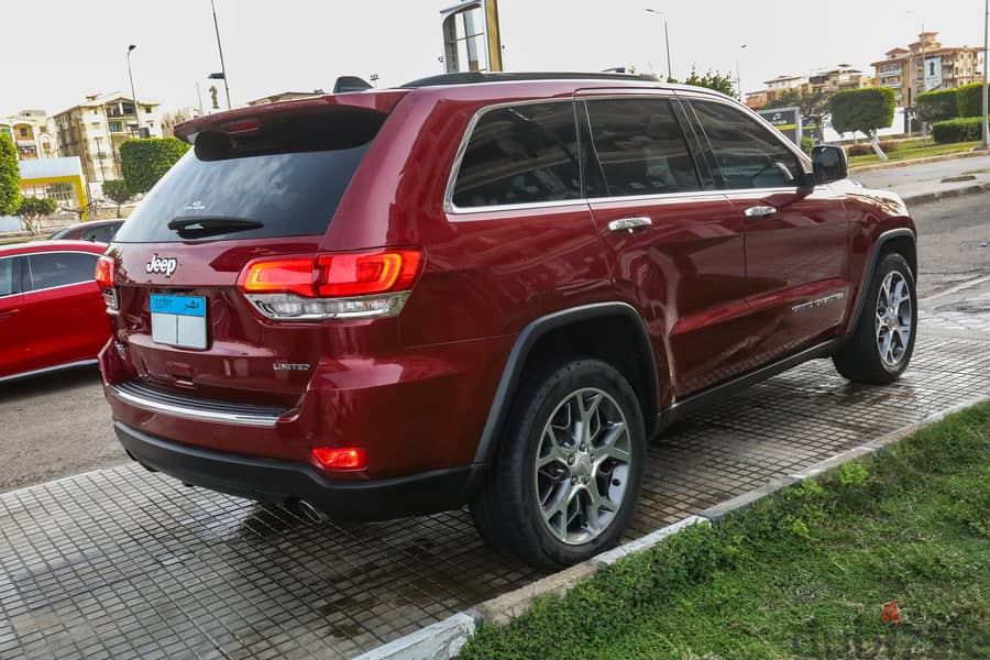 جيب شيروكى 2022 جيب - جراند شيروكي 2022 Limited . . 4X4 82000 km