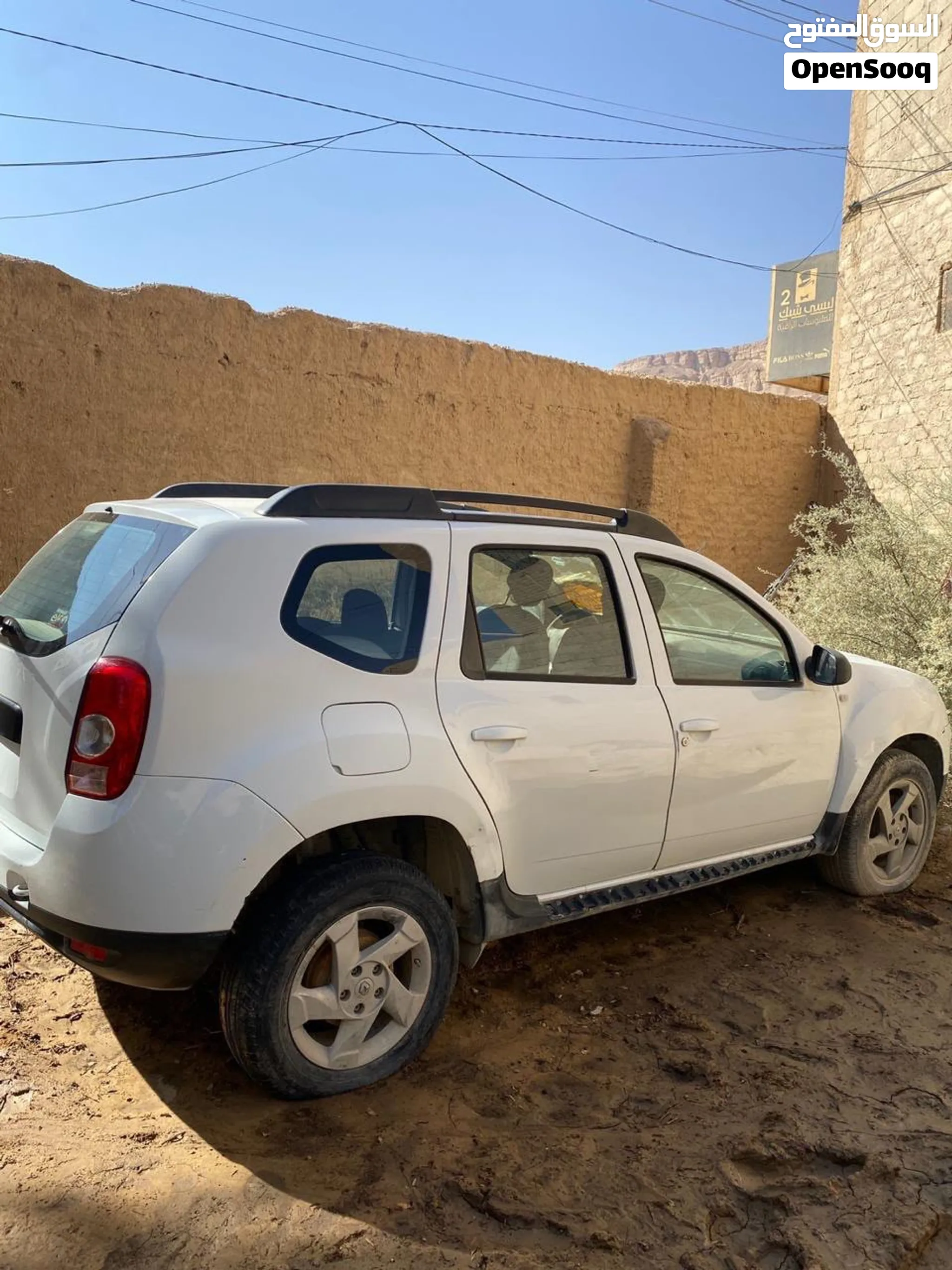 للبيع جيب رينو داستر 4*4 قير عادي