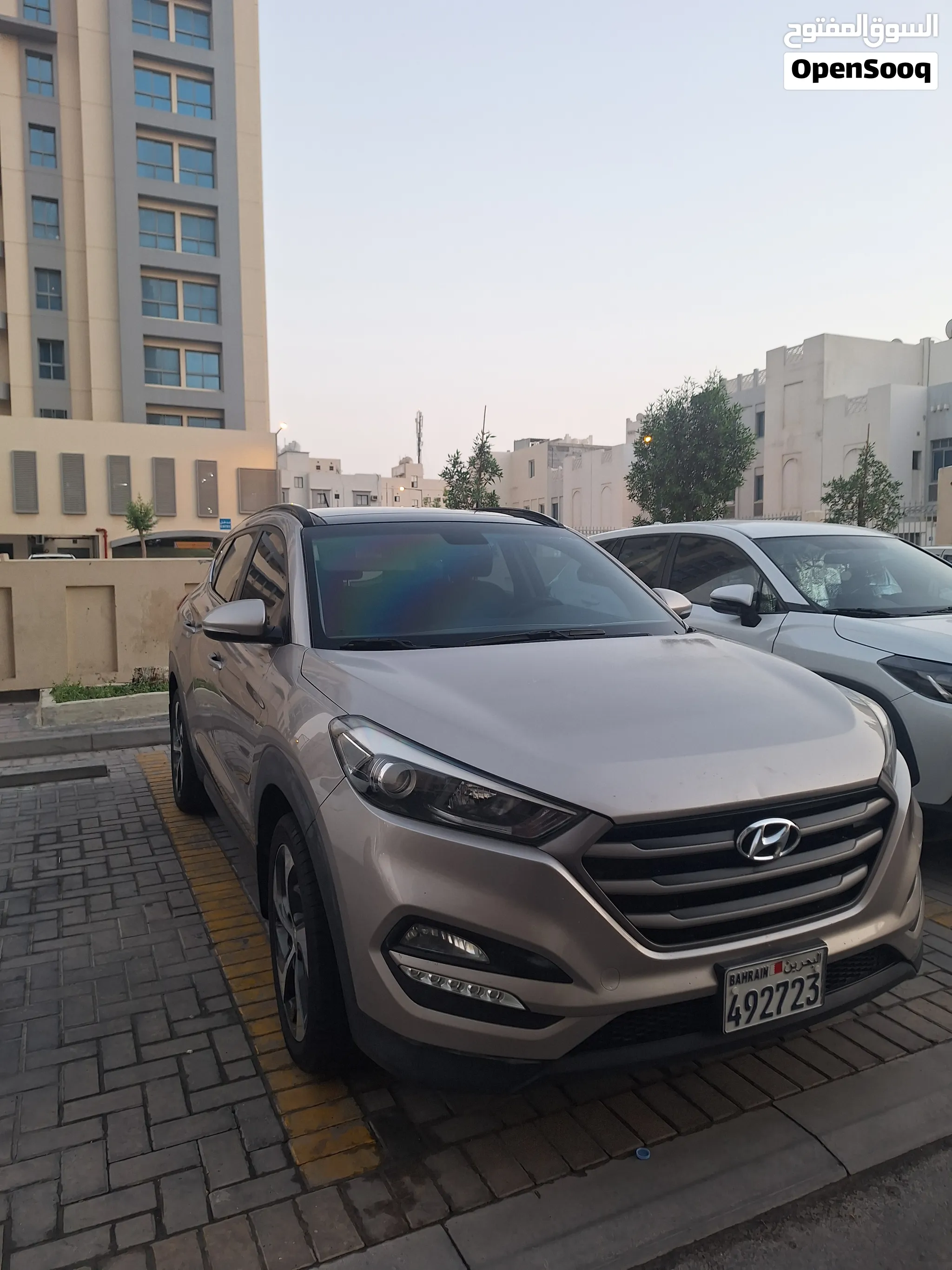 للبيع هونداي توسان 2016 فل أوبشن مع فتحة سقف