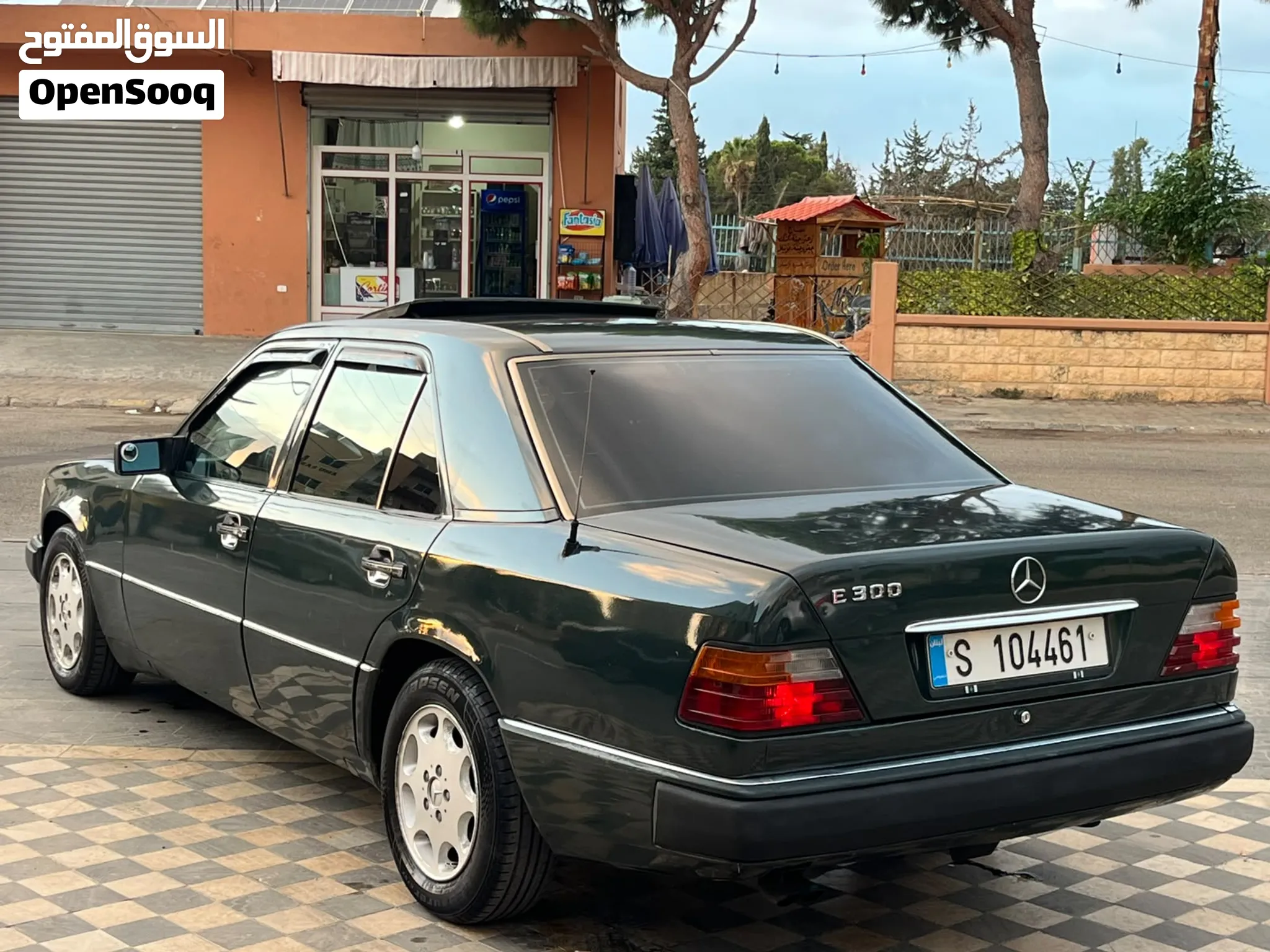 Mercedes Benz E300 model 1991 super clean