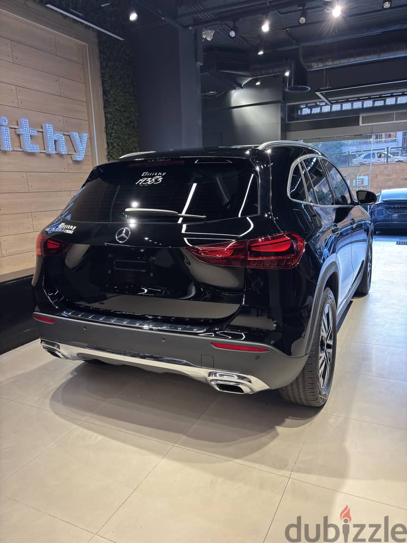 Mercedes-Benz GLA 180 بمقدم 50% وتقسيط ب 0 % فائده لمده سنه