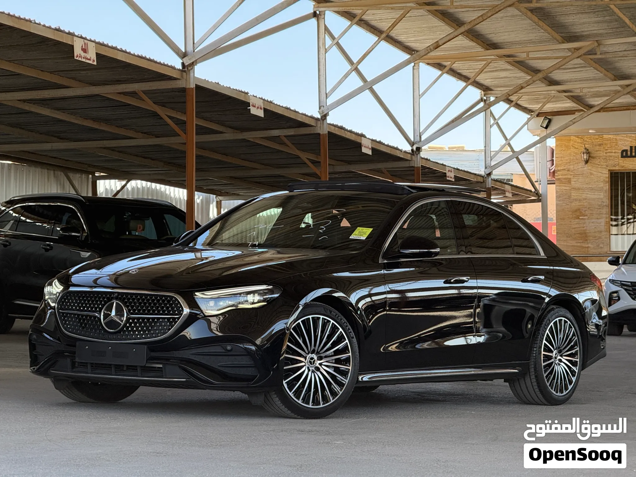 Mercedes E200 Mild Hybrid AMG Kit 2025 Hyperscreen (black)