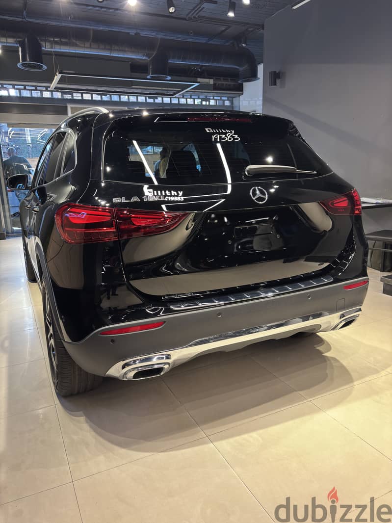 Mercedes-Benz GLA 180 بمقدم 50% وتقسيط ب 0 % فائده لمده سنه