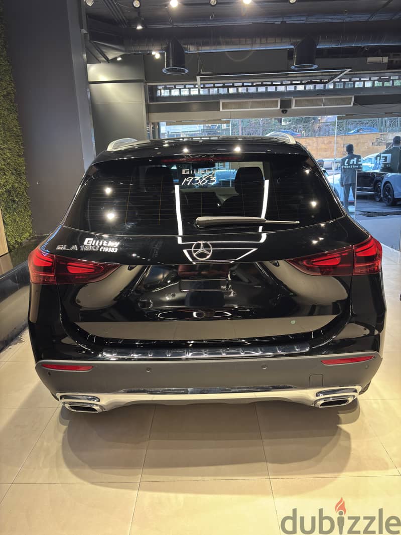 Mercedes-Benz GLA 180 بمقدم 50% وتقسيط ب 0 % فائده لمده سنه
