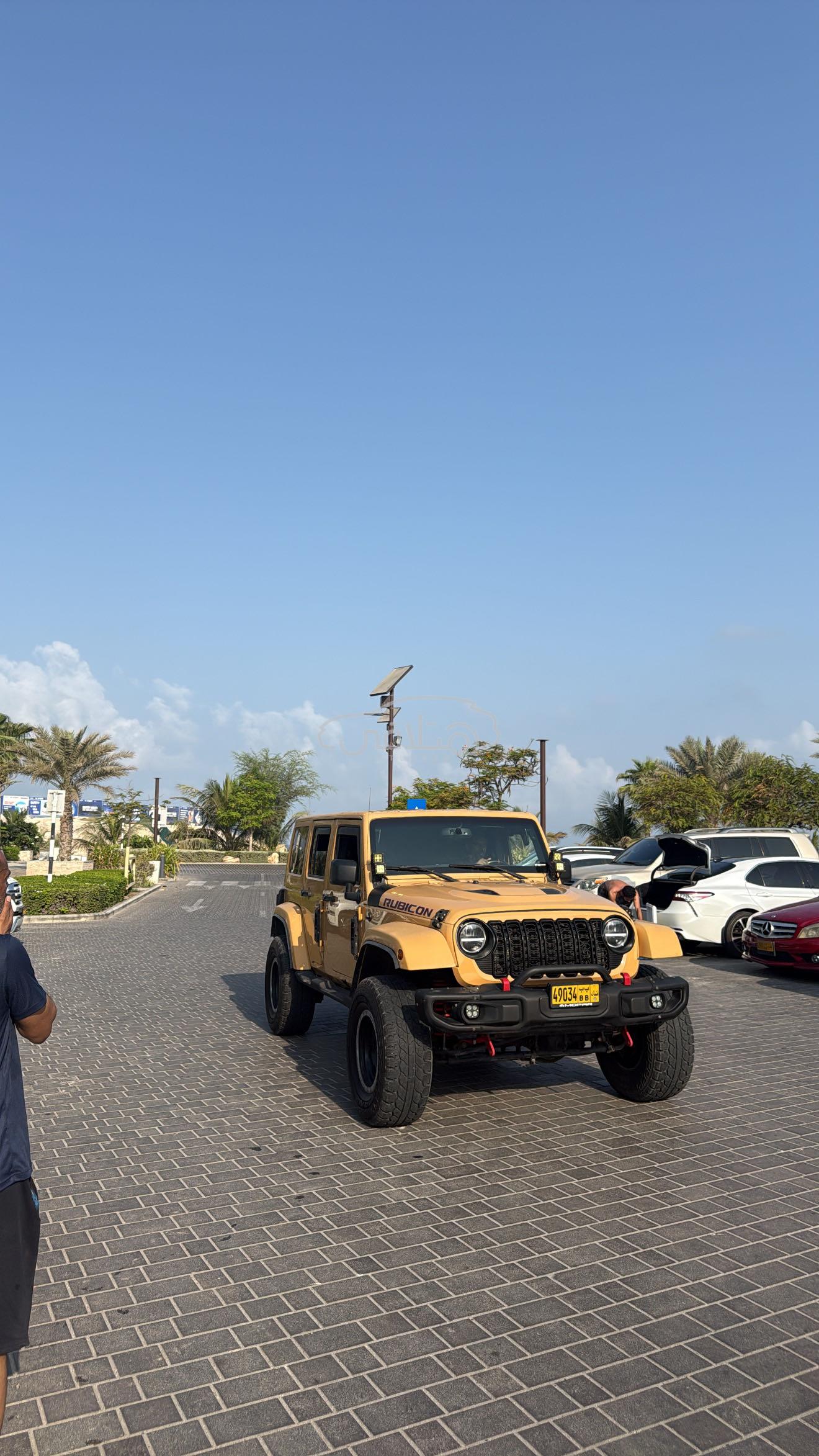 جيب رانجلر 2014 للبيع السيب