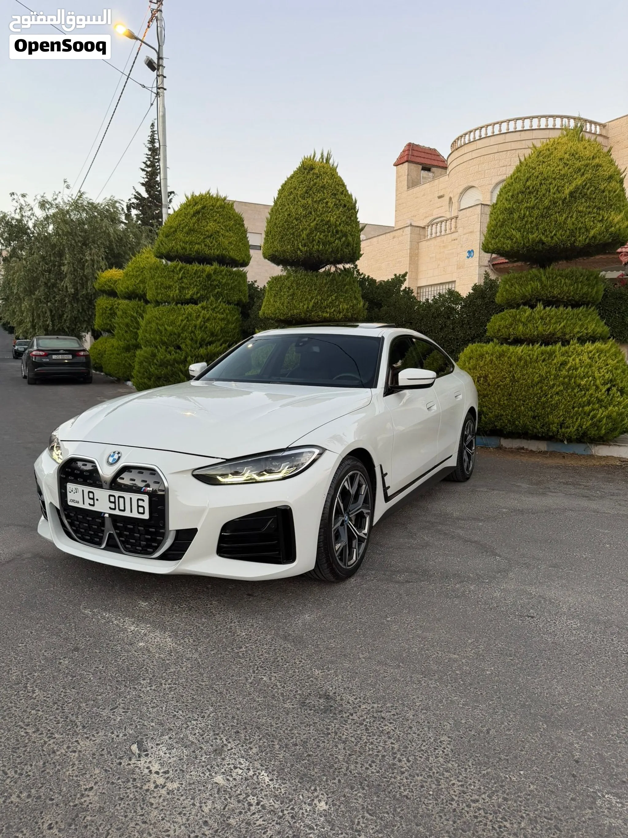 BMW I4 X Drive 40 2024 بدفعة أولى 8000
