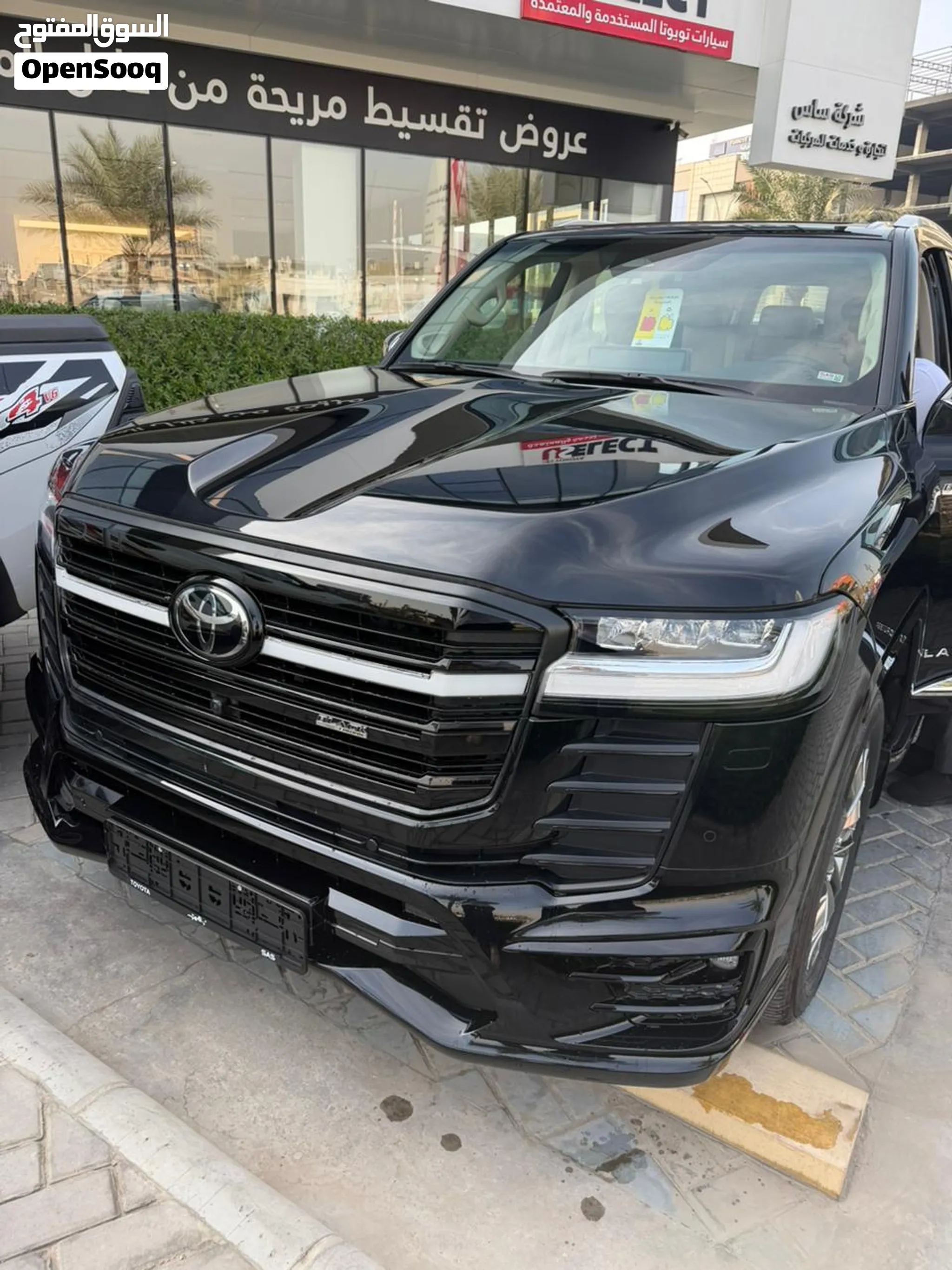 للبيع تيوتا لاندكروز 2025 الفئة الاعلى V.X LIMITED S TSS السياره Black Edition