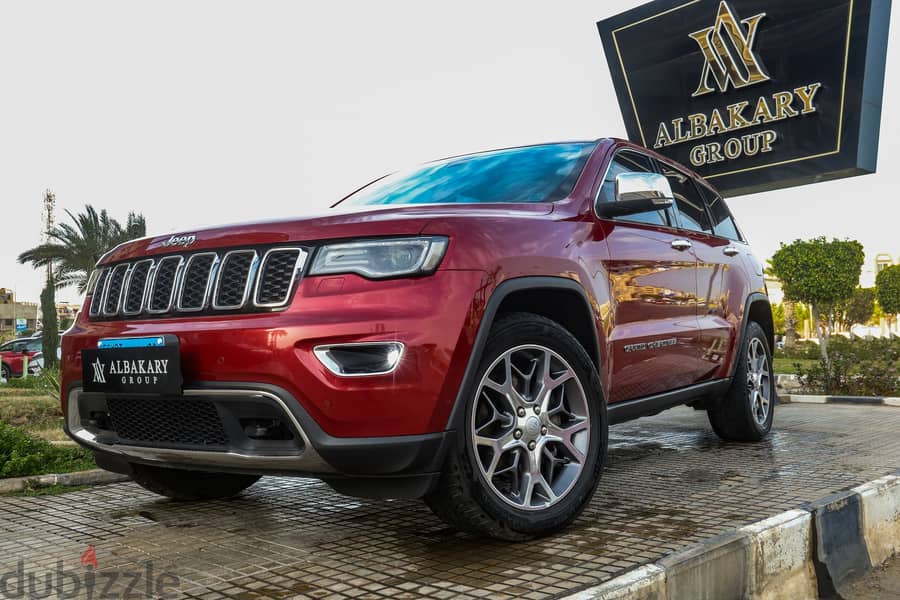 جيب شيروكى 2022 جيب - جراند شيروكي 2022 Limited . . 4X4 82000 km