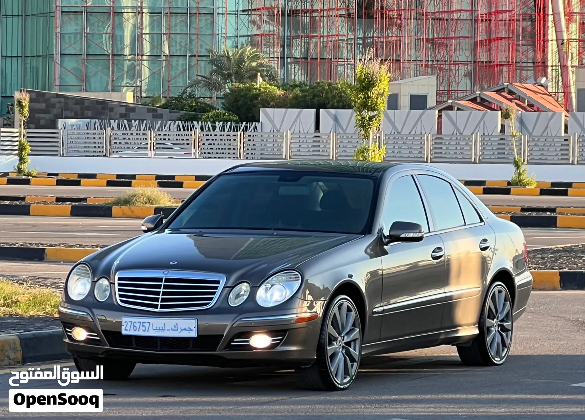 مرسيدس 2010 E350 درجه اولي . فل كامل لون مميز . جمرك كيف واصلة