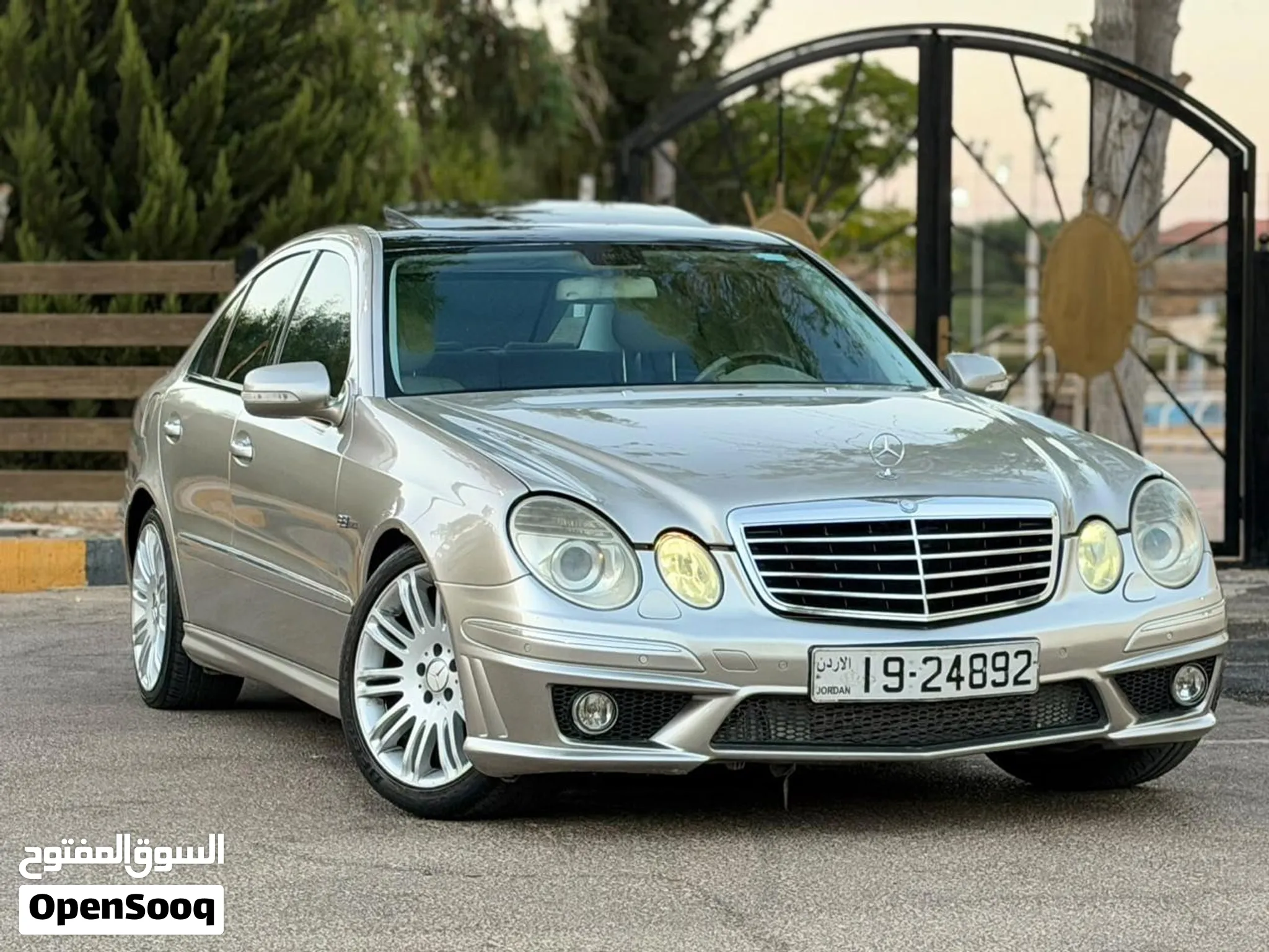 مرسيدس E200 موديل 2005 بحالة الوكالة محولة 2009 بالكامل