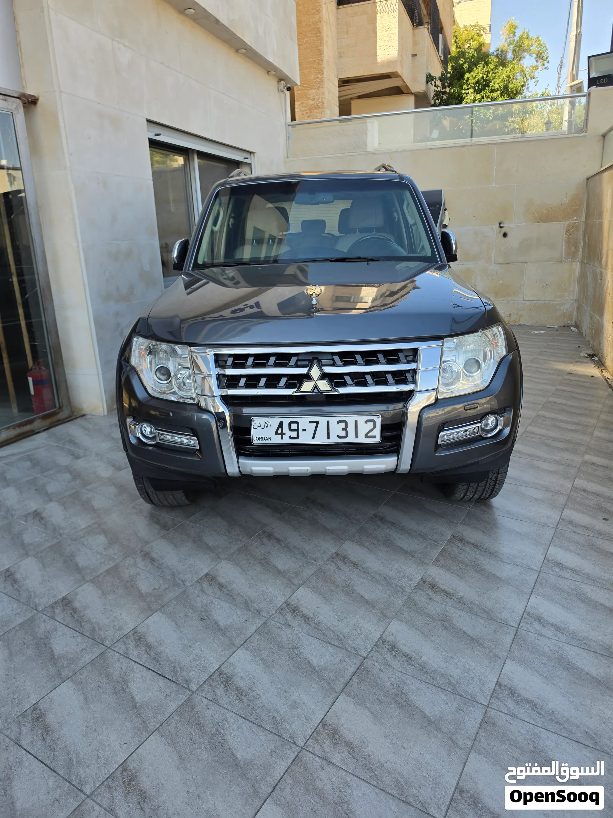ميتسوبيشي باجيرو GLS 2015