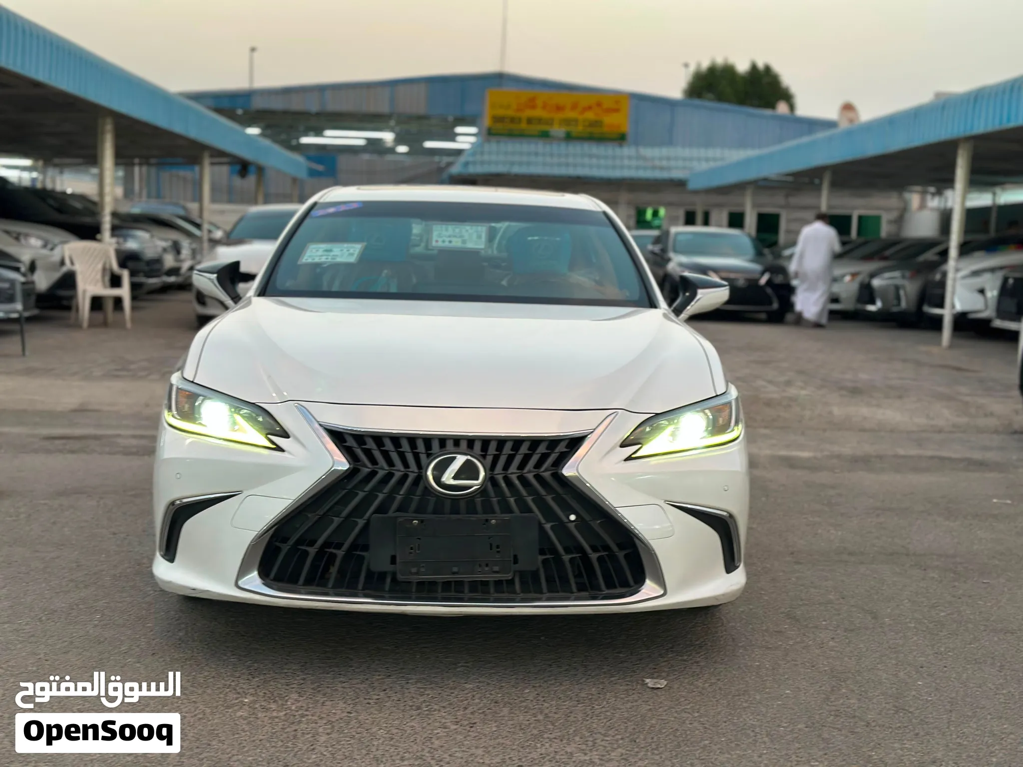 Lexus ES300 GCC model 2023
