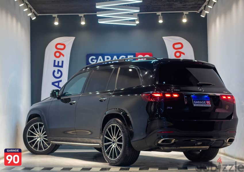 Mercedes GLS580 Wakeel 2024