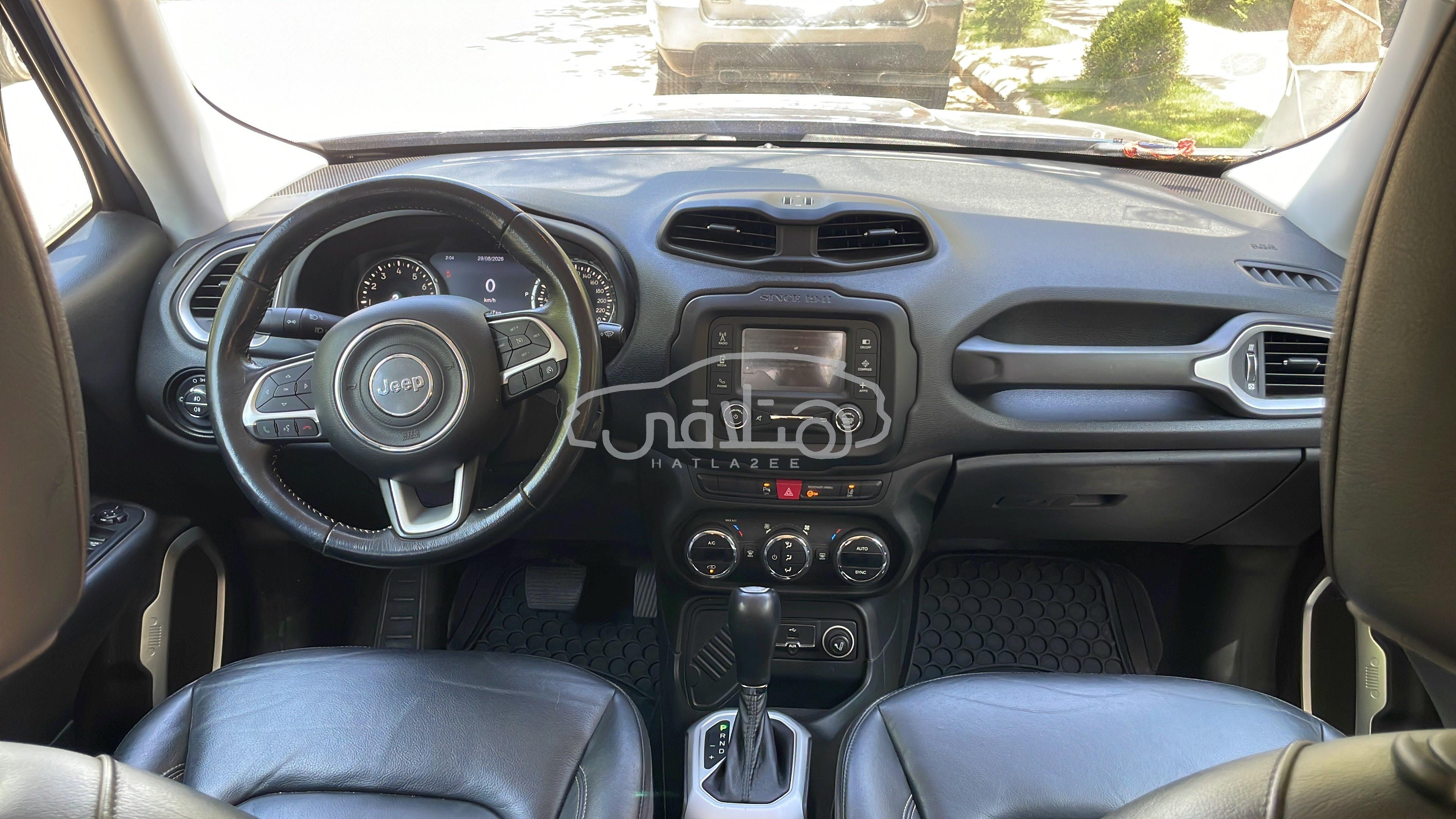 جيب رينيجيد 2017 للبيع مدينة الشيخ زايد