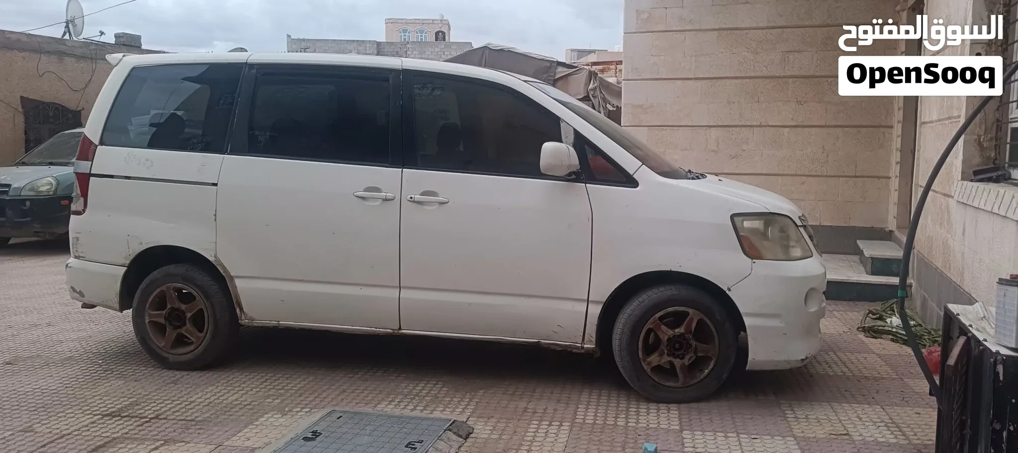 تويوتا نوها 2006