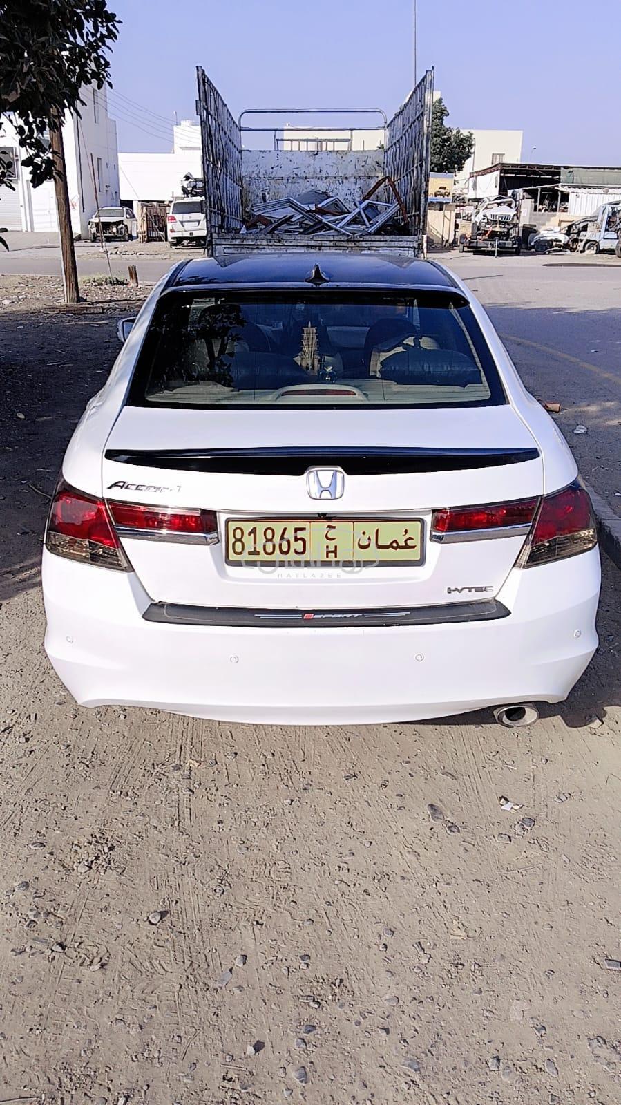 هوندا أكورد 2012 للبيع نزوى