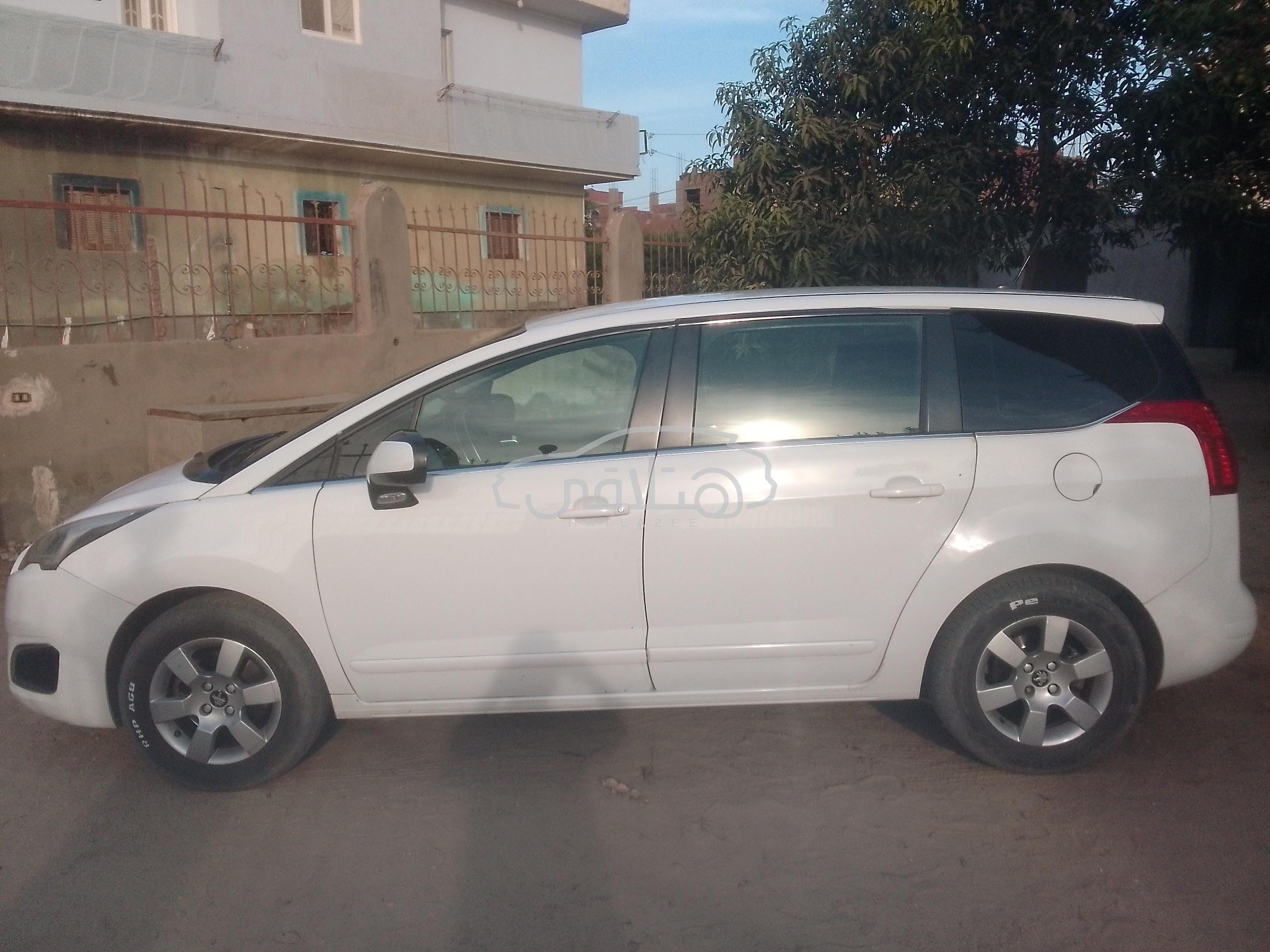 بيجو 5008 2015 للبيع بلبيس
