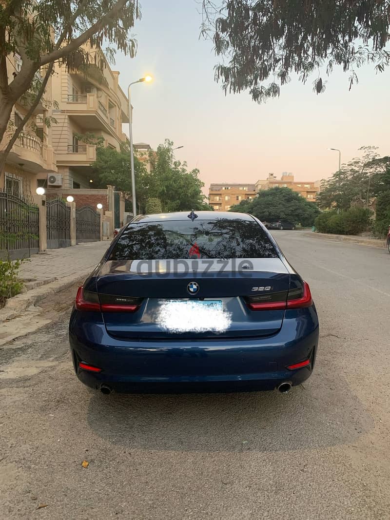 بي ام دبليو 320i 2021