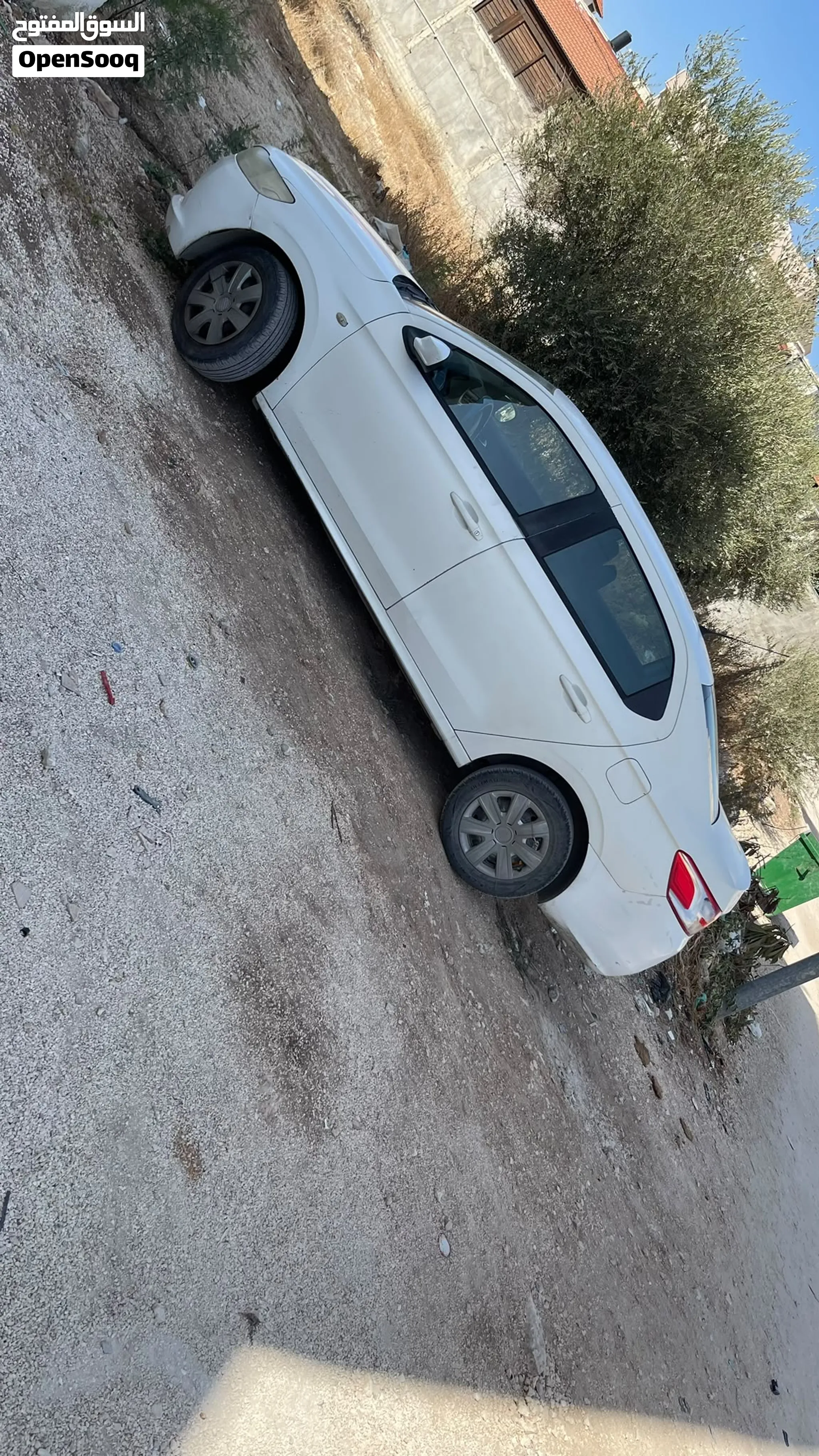 سيارة بيجو موديل 2015 بسعر 2500