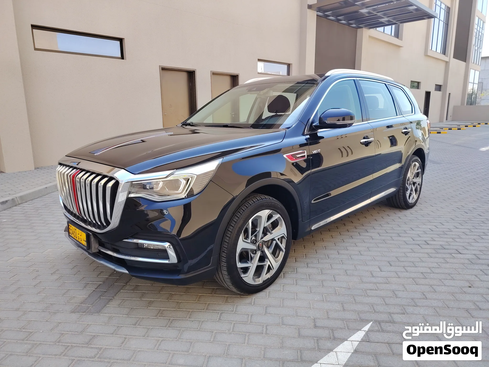 Amazing Hongqi HS7 luxury 2022 under warranty