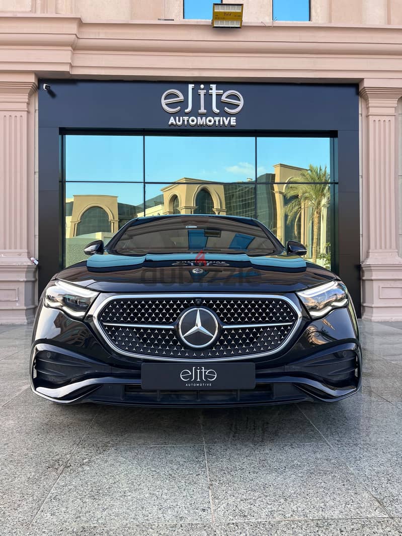 Mercedes-Benz E200 AMG 2025 عفشه و محاور