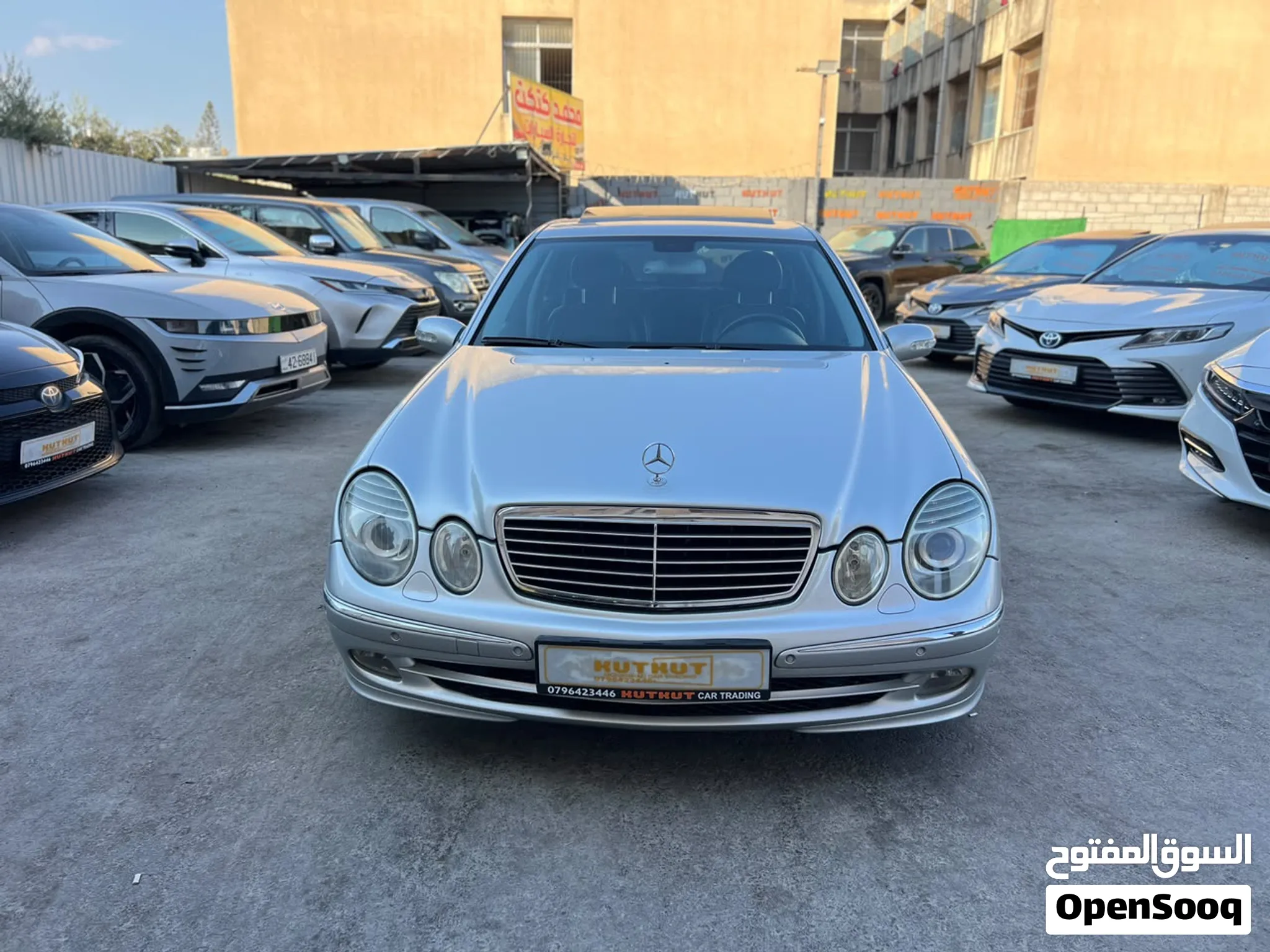 مرسيدس E2000 افنجارد بحالة الوكاله
