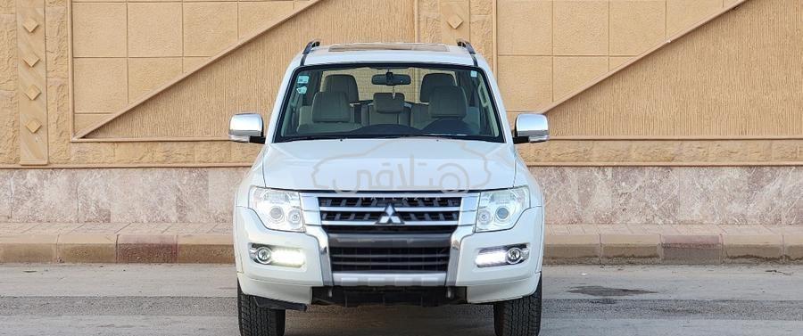 ميتسوبيشي باجيرو 2019 للبيع الرياض