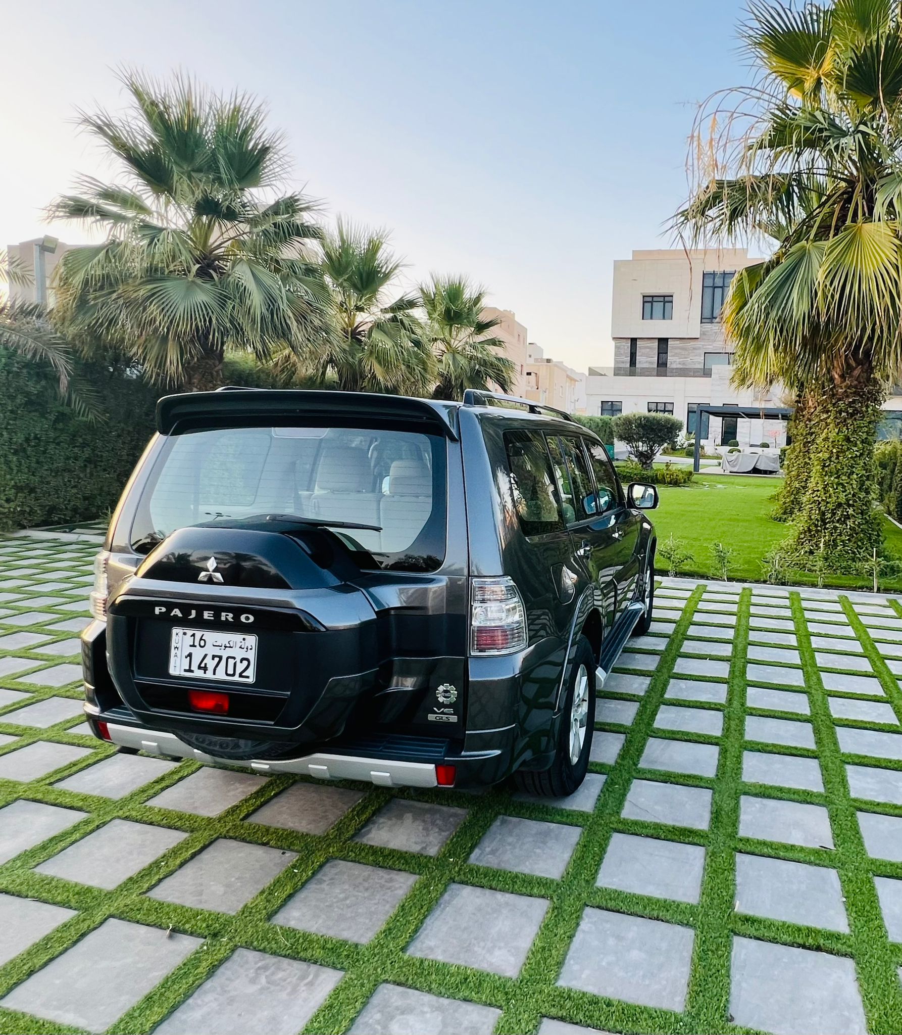 🚙 ميتسوبيشي باجيرو 3.5L كامل المواصفات للبيع 2018