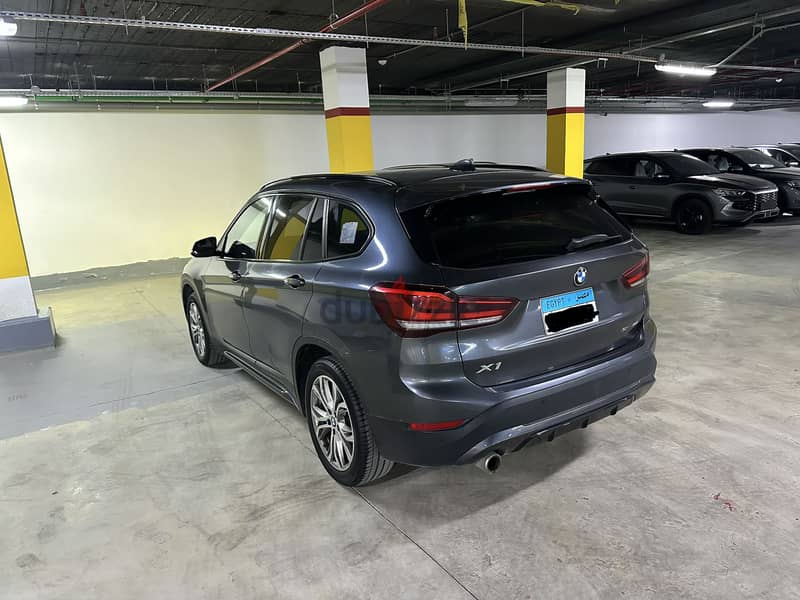 BMW sport line X1 2021