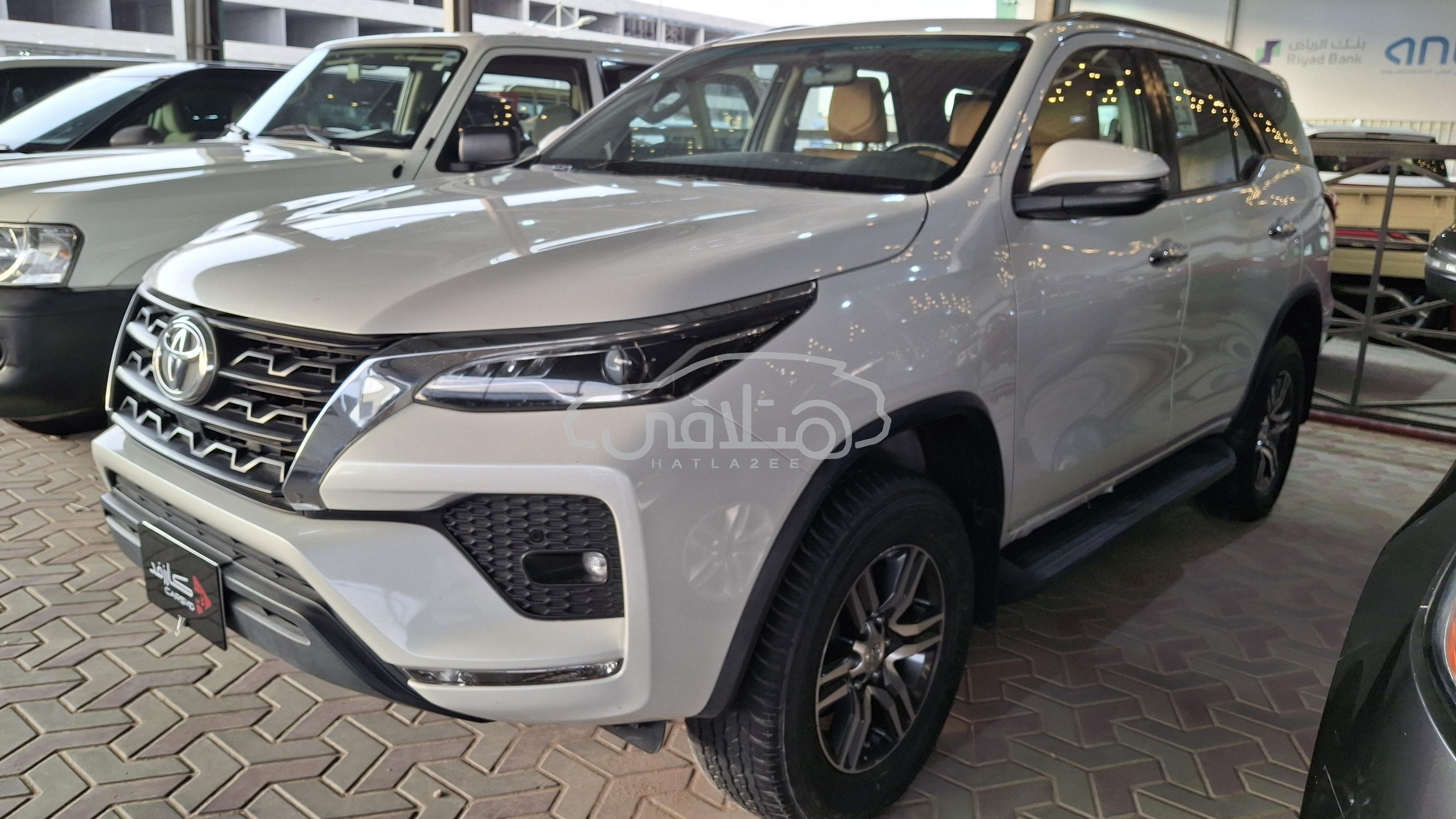 تويوتا اف جى 2023 للبيع الرياض
