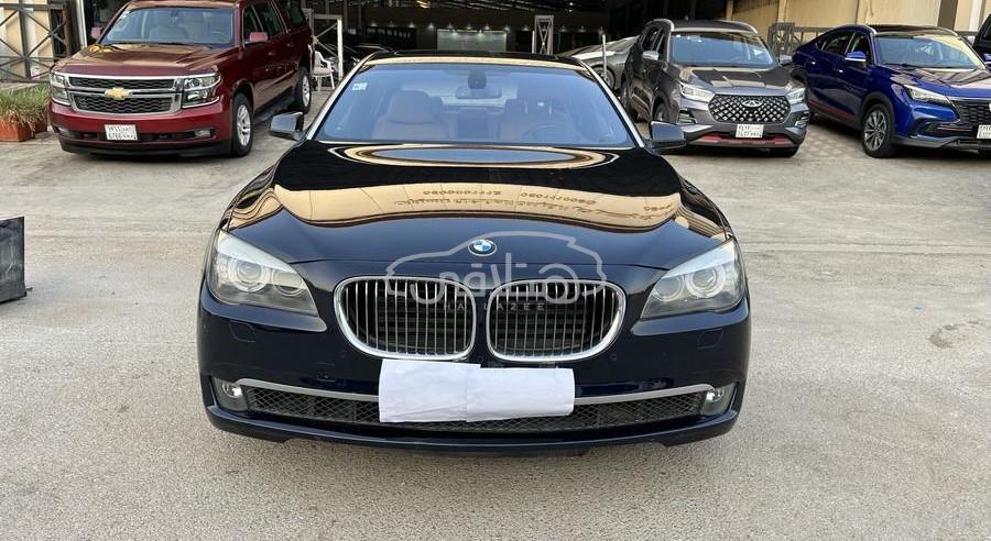 بي ام دبليو 740 2010 للبيع الرياض