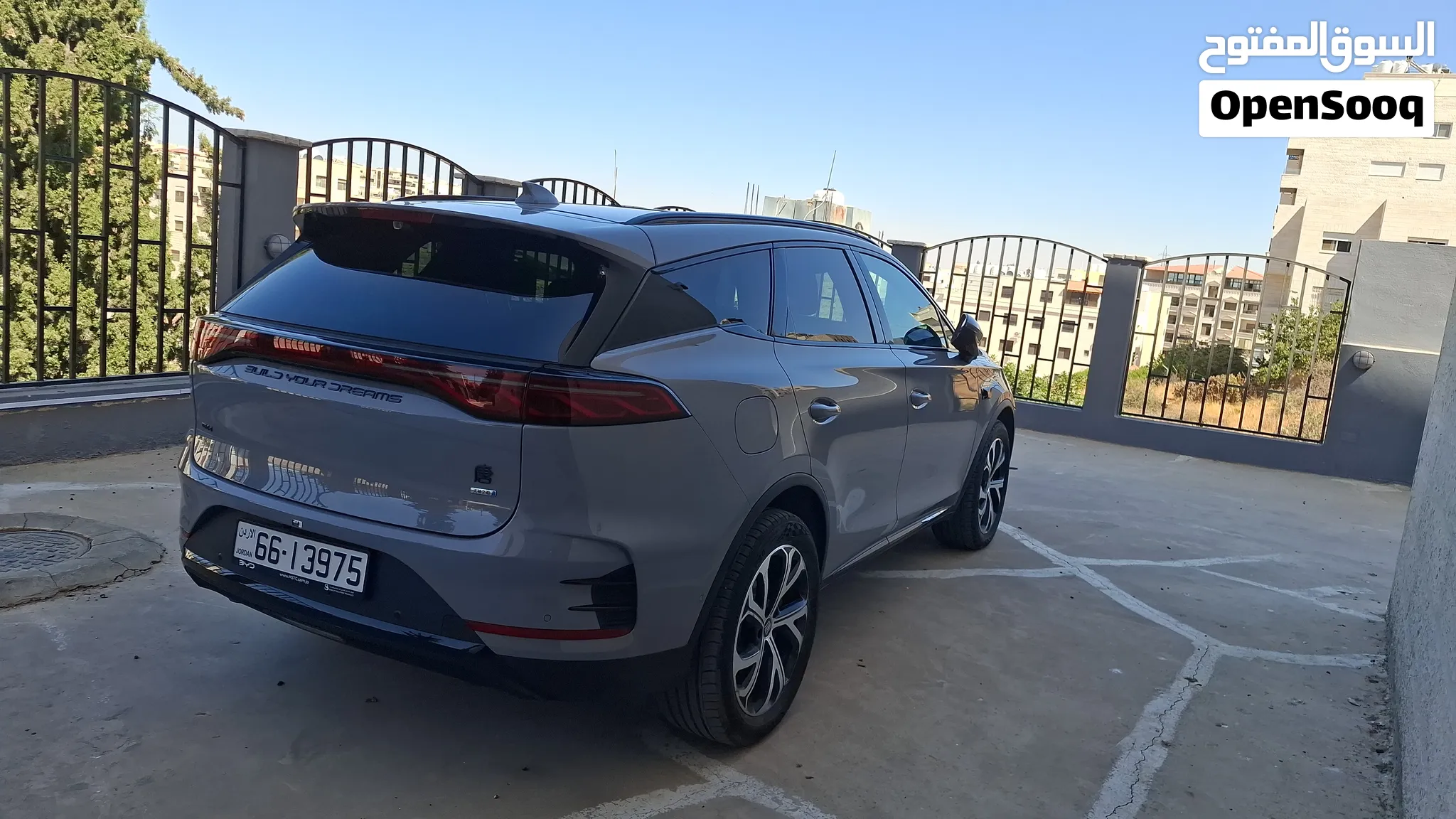 Byd تانج 7 ركاب للبيع بنزين وكهرباء