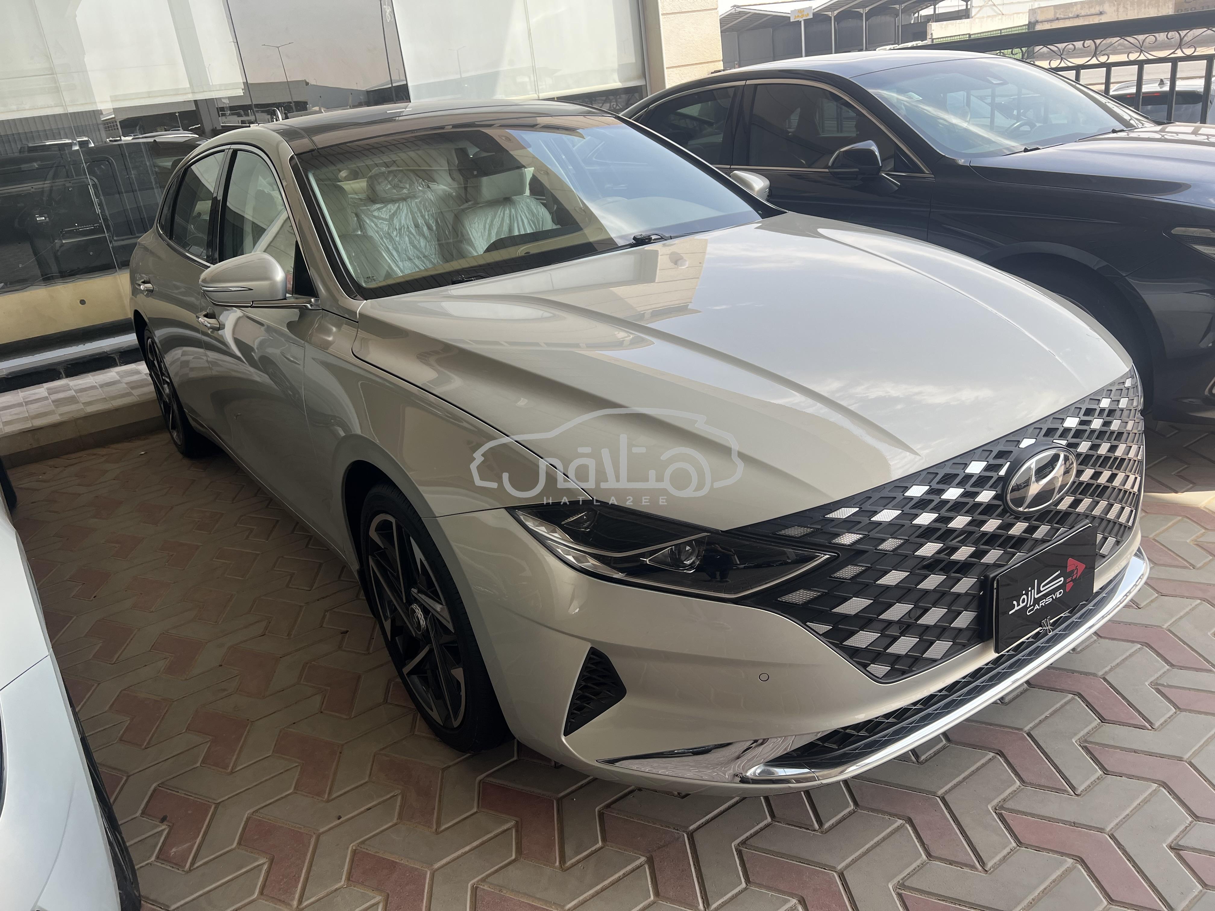 هيونداي أزيرا 2022 للبيع الرياض