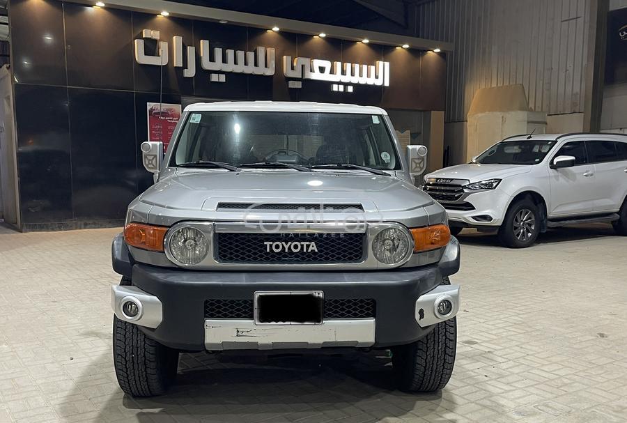 تويوتا اف جى 2010 للبيع الرياض