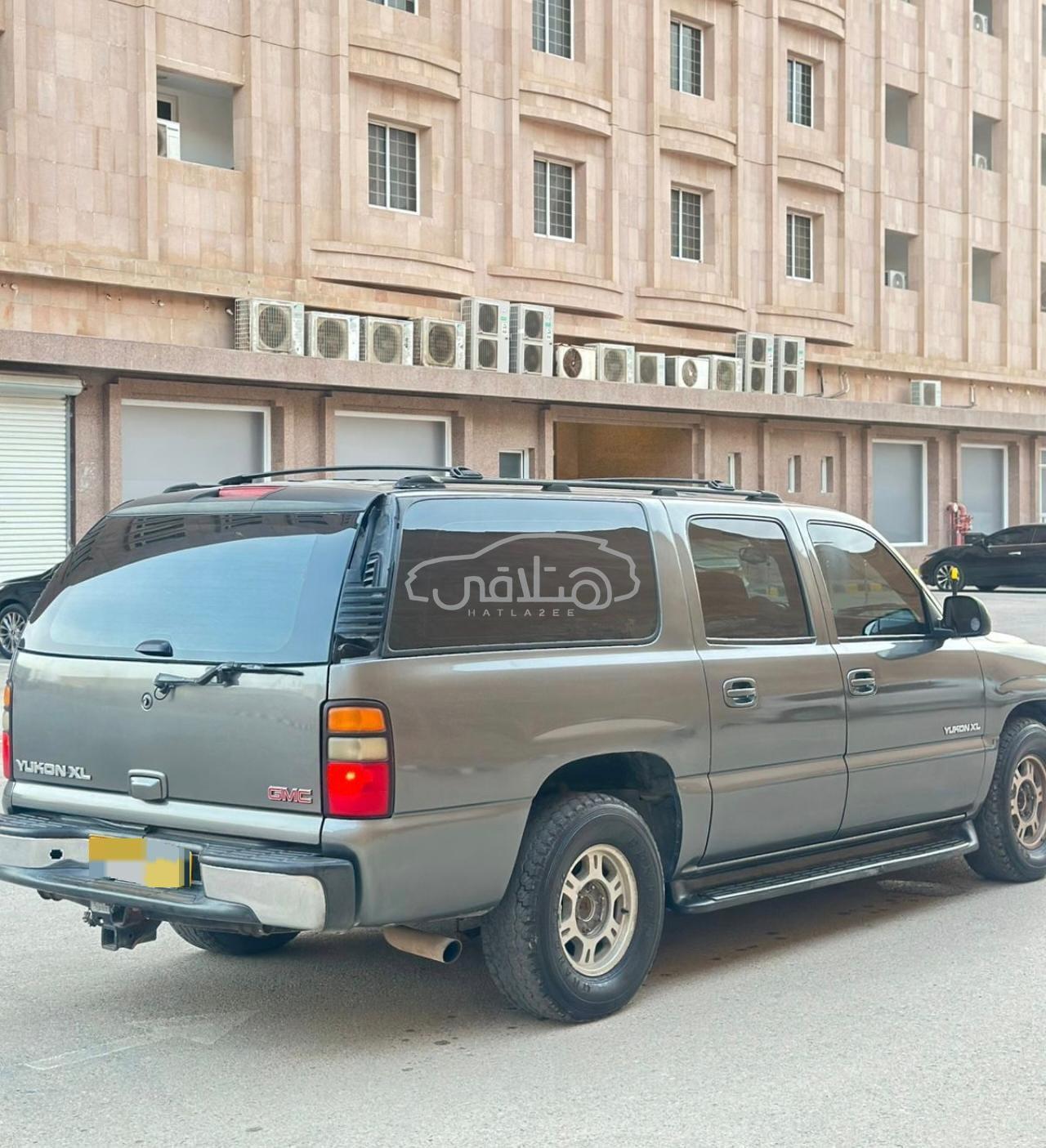 جى ام سى يوكون 2002 للبيع صلالة