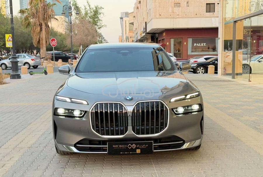 بي ام دبليو 735 2024 للبيع الرياض