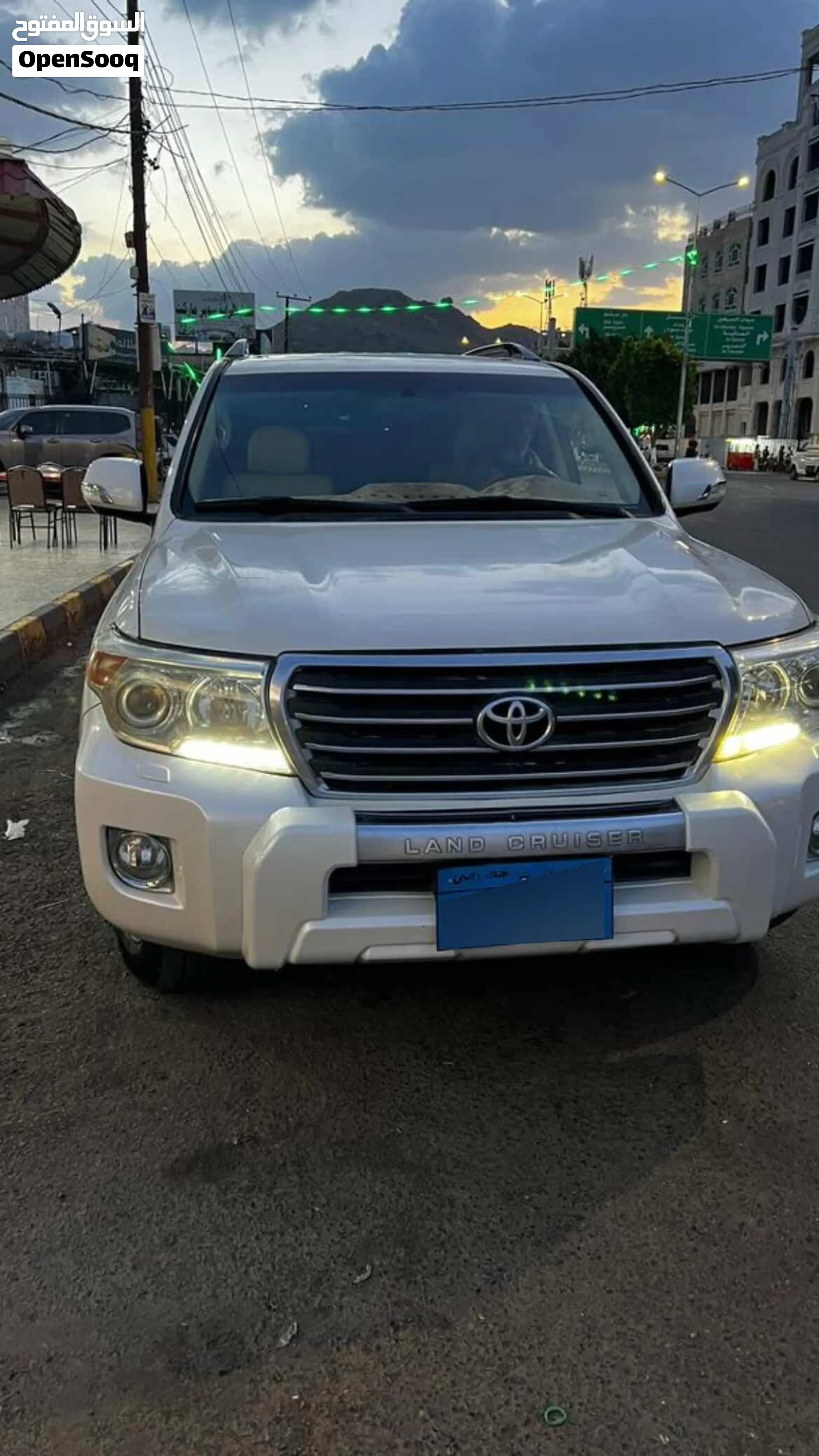 تويوتا لاندكروزر GXR 2014