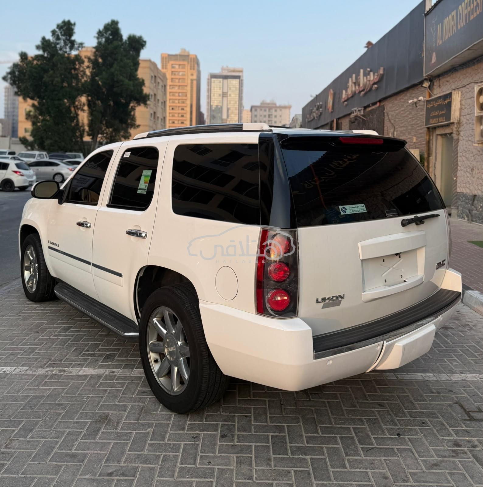 جى ام سى يوكون xl 2009 للبيع عجمان