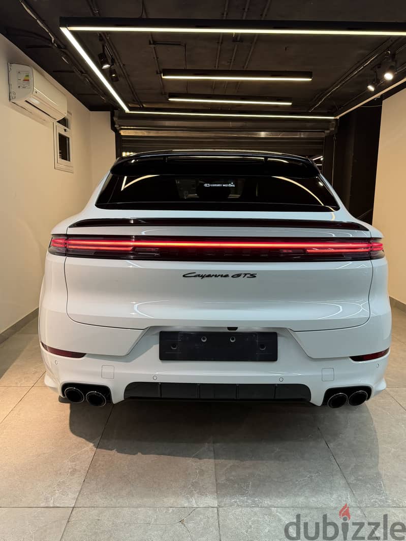 porsche cayenne gts 2025