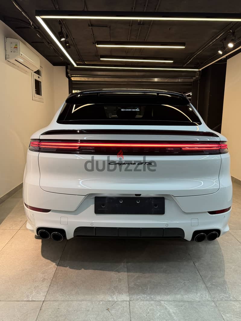 porsche cayenne gts 2025
