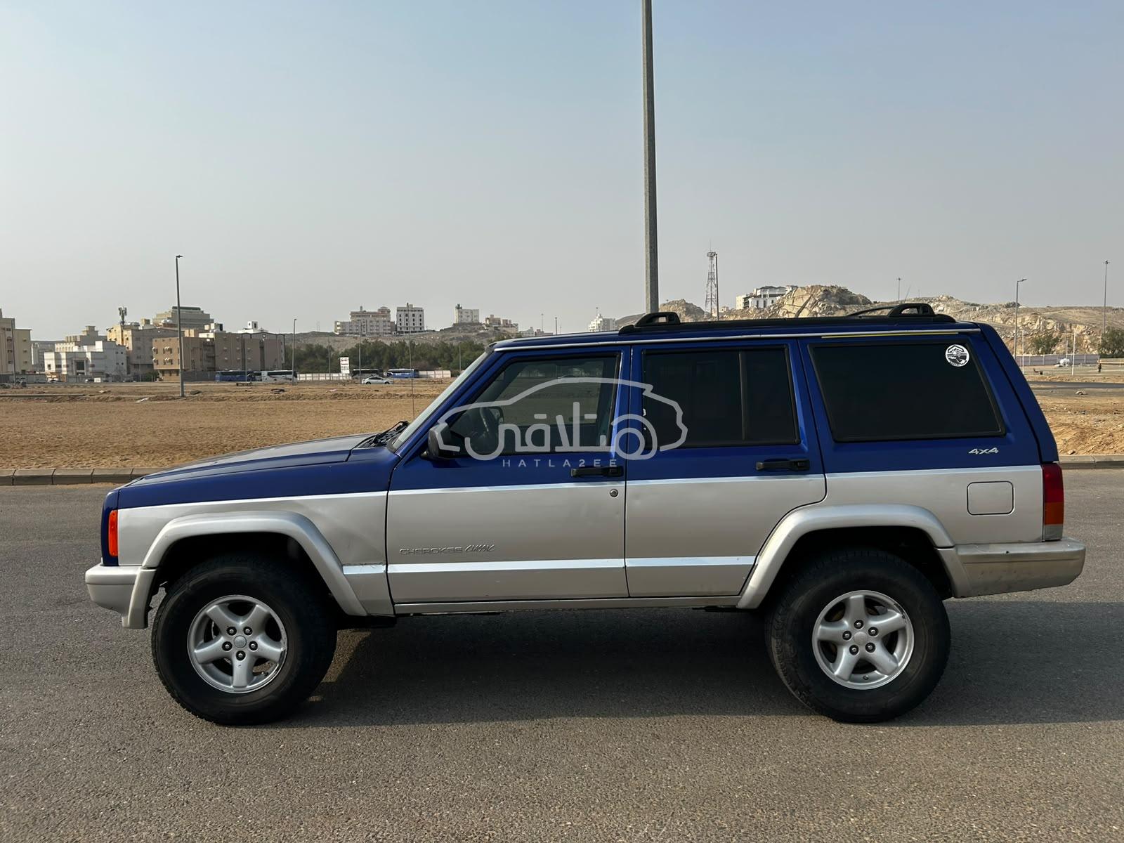 جيب شيروكي 2000 للبيع مكة