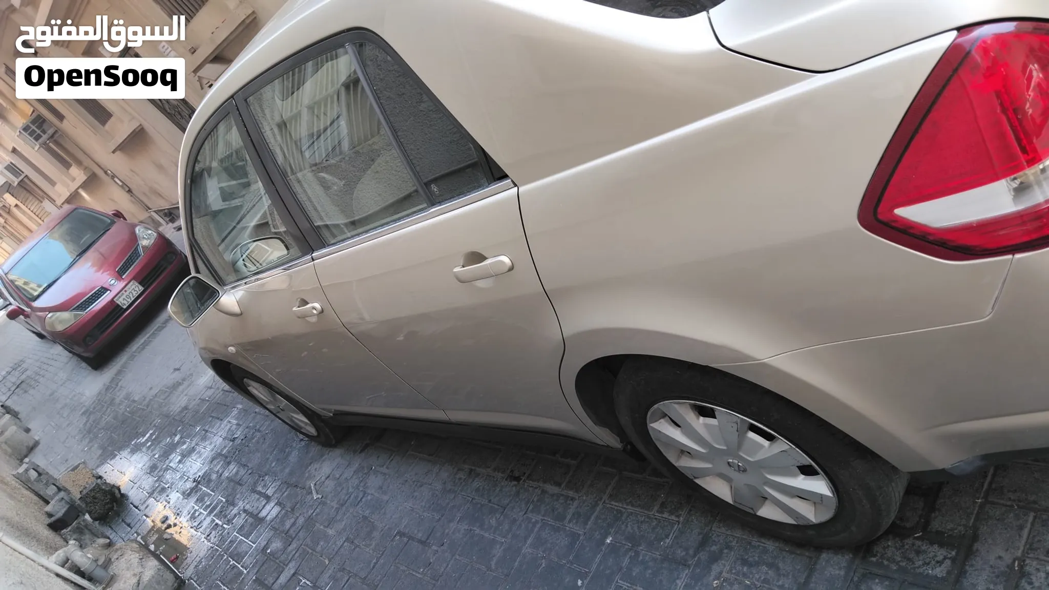 Nissan tidda