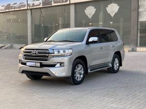 تويوتا لاند كروزر GX-R 2016 (فضي)